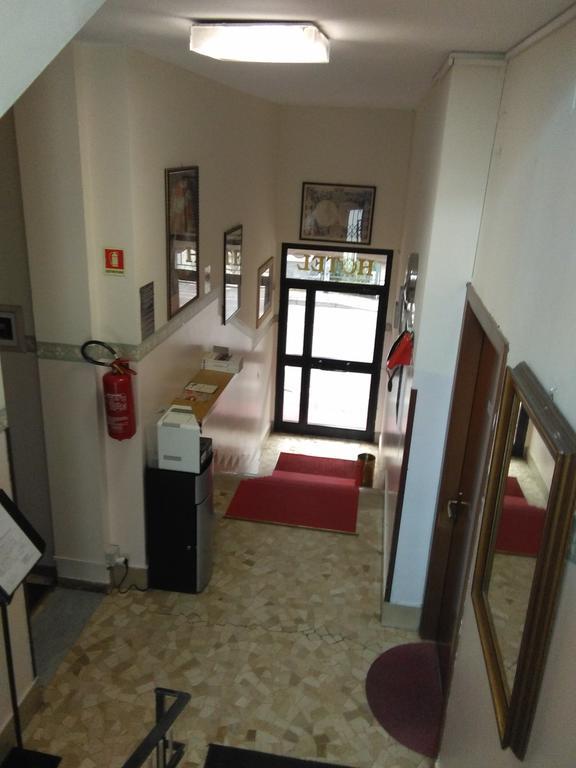 Hotel Parini Cesano Boscone Extérieur photo